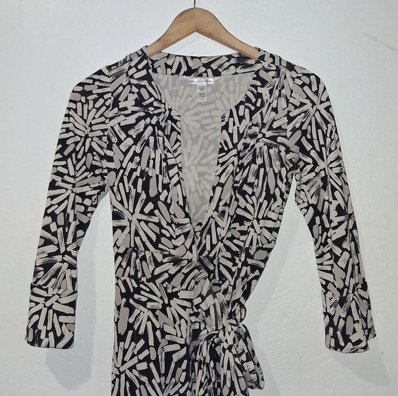 DIANE VON FURSTENBURG Melicent Wrap Dress - Picture 5 of 10